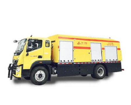 瀝青路面養(yǎng)護(hù)車(chē)